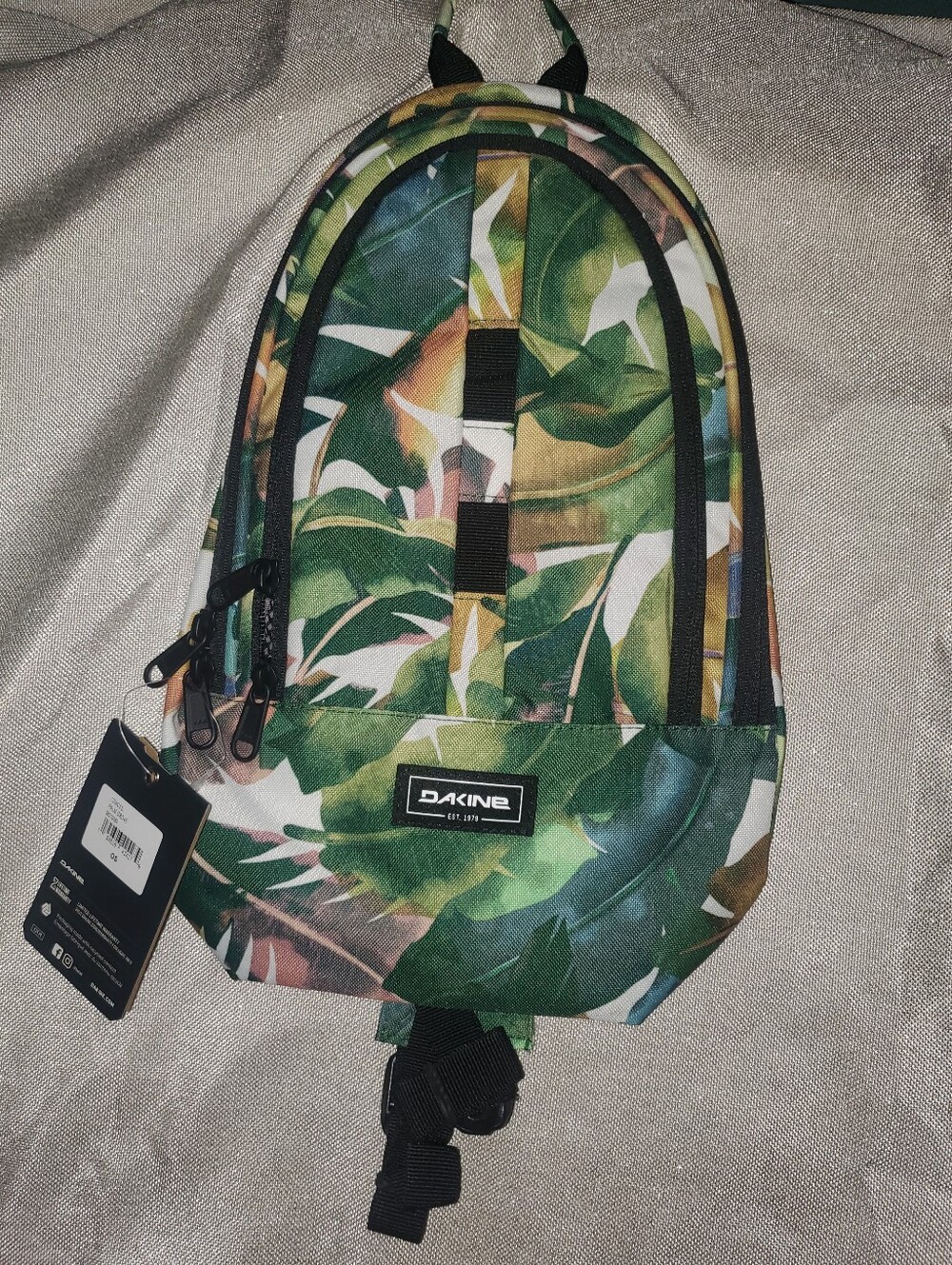 NWT DAKINE COSMO 6.5L MINI BACKPACK PALM GROVE